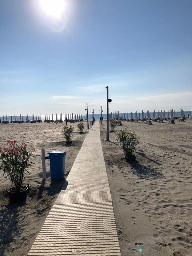 Matteo 2 Apartments Marina Surf Residence, Mamaia Nord - Navodari,1 Vedere Frontala,2 Cu Vedere Laterala La Mare Bagian luar foto